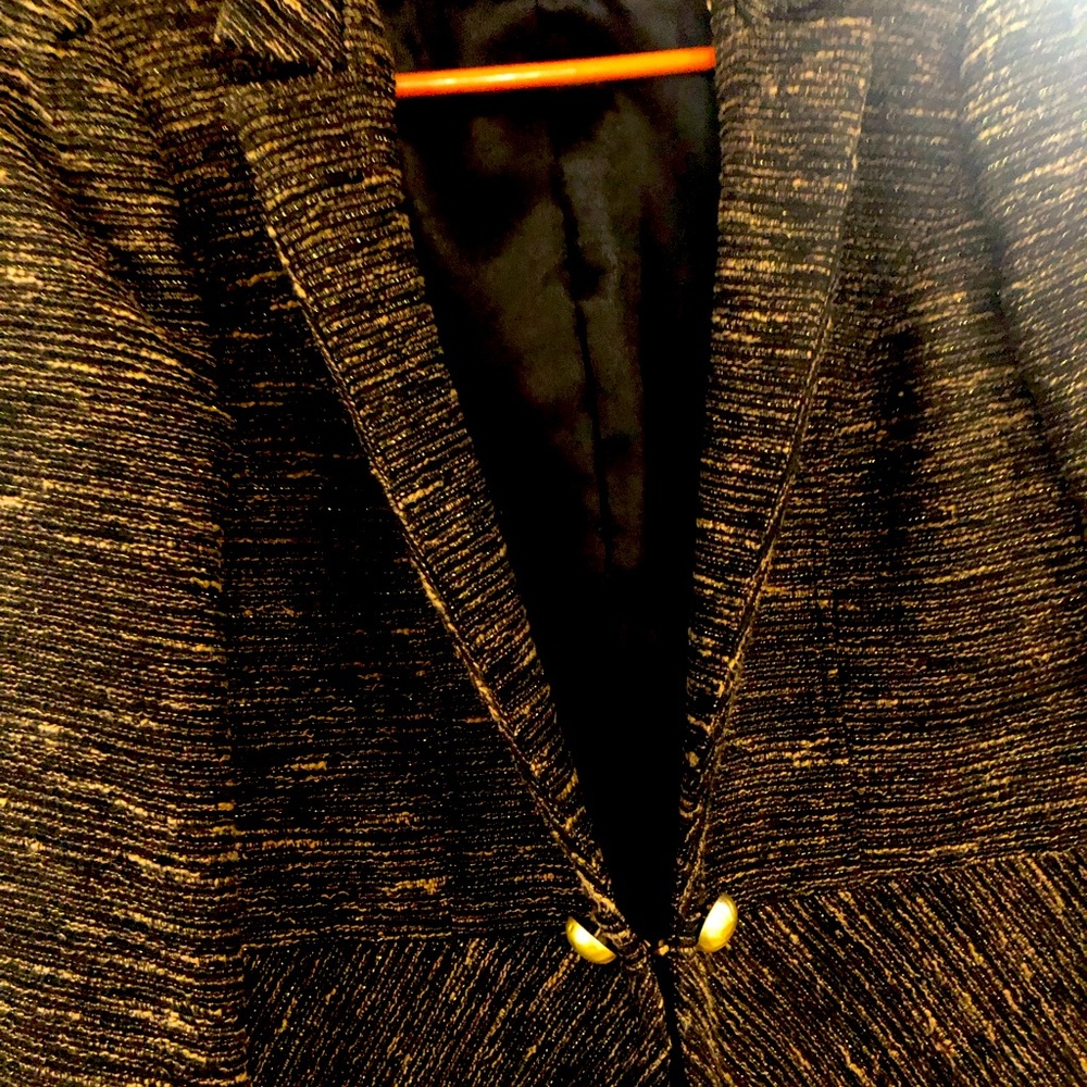 Elegant and professional jacket. Professional y elegante saco de mujer